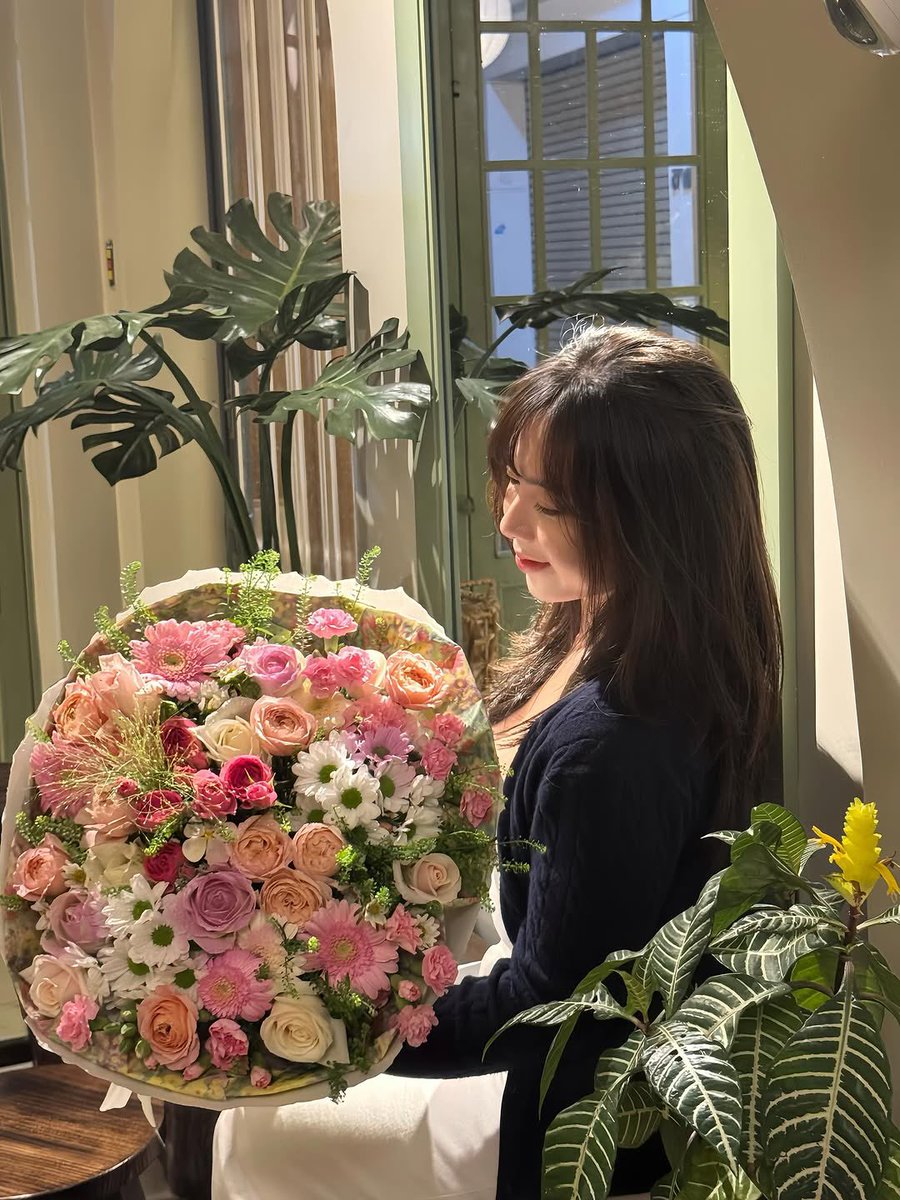 friebndly's tweet photo. @SMVTFESS Soraya, 1998.

Florist yang tengah mencoba memperluas bisnisnya di Seoul, adakah kawan yang berdomisili di Seoul juga ? https://t.co/Aq1Y5FbgPV