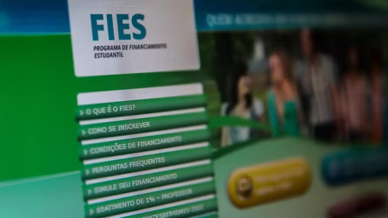 soloazarok's tweet photo. Governo brasileiro impedirá beneficiários do Desenrola Fies de apostar em bets por um ano
https://t.co/LrRA2iSS0v
#GovBrazil #FiesDebts
#ResponsibleGaming
#StudentProtection
#SoloAzar #News https://t.co/E09LXEDLM2