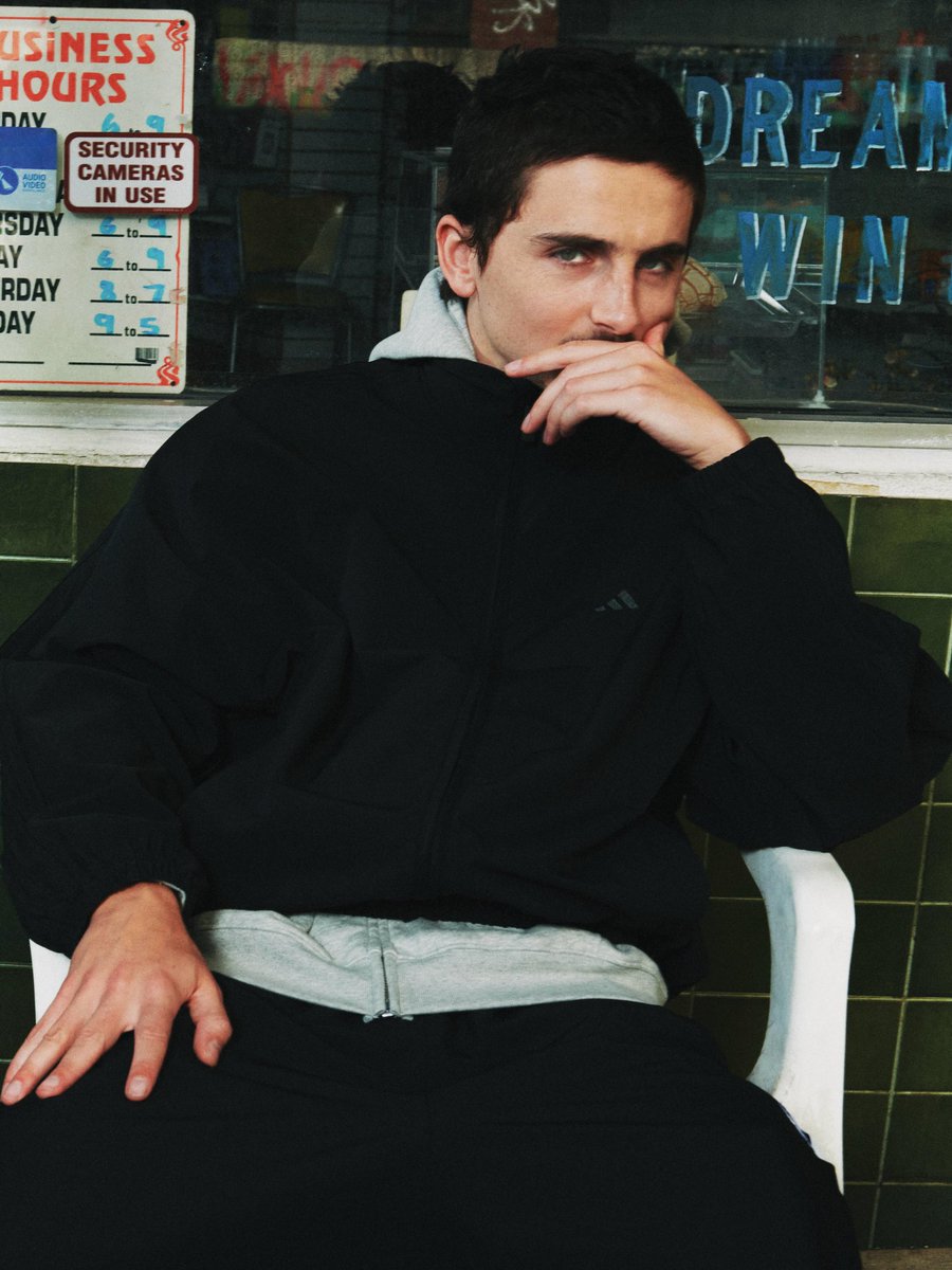 Timothée Chalamet Updates tweet media
