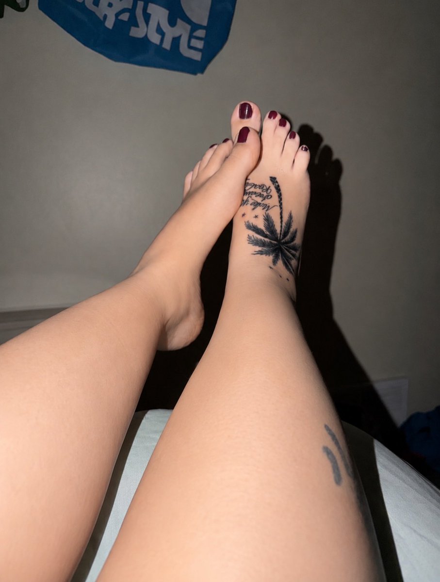 KaylaJoBackup's tweet photo. Like my new tattoo? 🌴 https://t.co/Mm5QQMzKnH