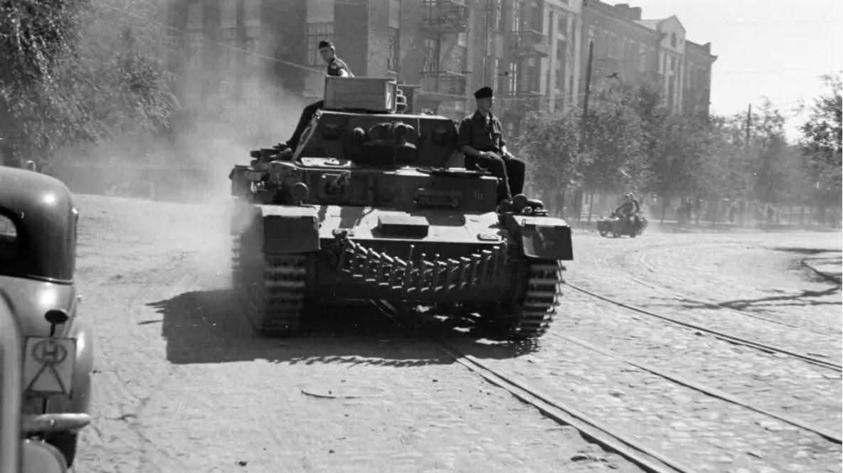 Voices of WW2 tweet media