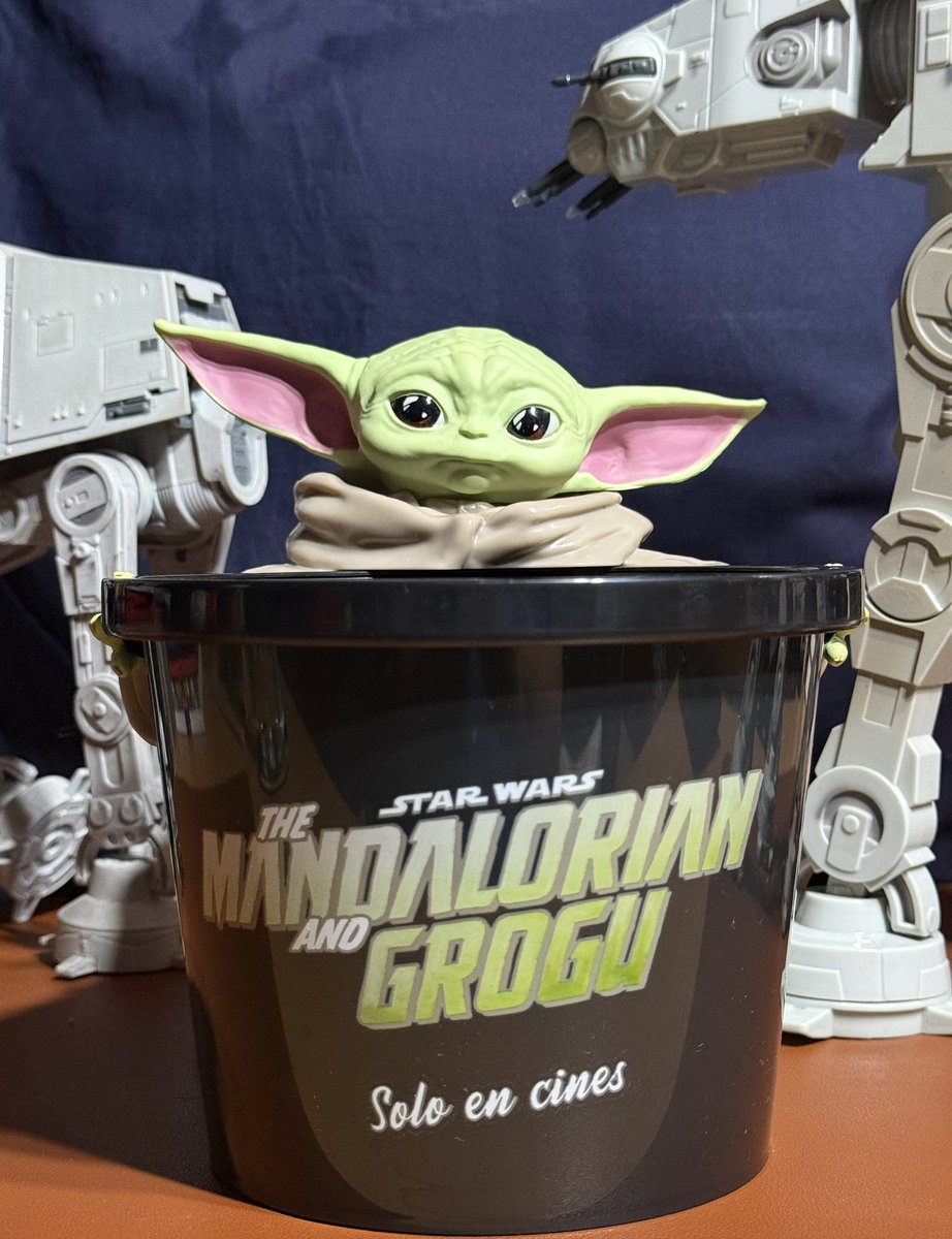 AndresOlasToroX's tweet photo. Así se ve la palomera de The Mandalorian and Grogu que trae @Cinemex a esta galaxia. Ya está disponible para venta general en todas sus dulcerías. https://t.co/SUwyS7xb15