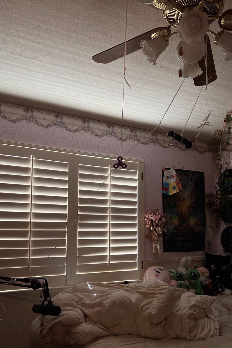 junbleep's tweet photo. the shit i have to come up with at 9 am for at-home filmmaking https://t.co/wj962HWGRM