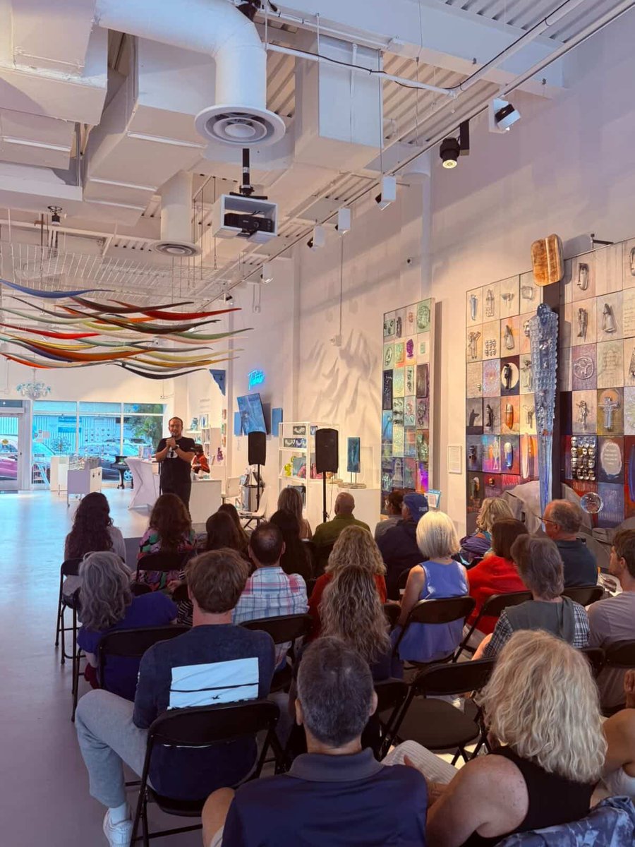 ImagineMuseum's tweet photo. sold out last time. 
back June 9th.  
comedy battle at Imagine Museum, St. Pete. comedians go head to head and whoever gets the most laughs from the room wins. 
$10, museum included, Dan Bakst hosts. https://t.co/j3Wsoq5MFJ