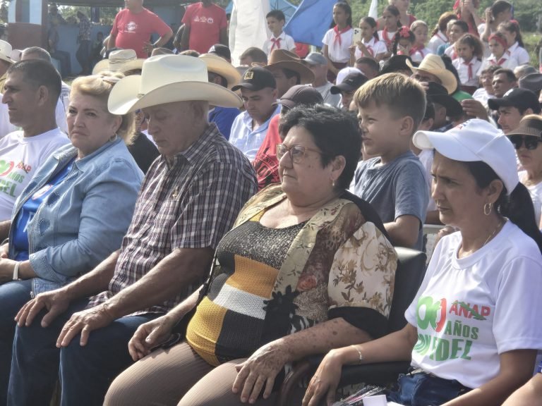 escambraycu's tweet photo. #SanctiSpíritusEnMarcha premia a sus campesinos

La fecha trasciende el reconocimiento simbólico y está profundamente vinculada a la promulgación de la Primera Ley de Reforma Agraria
#AgriculturaCubana 
https://t.co/9adZousZZp https://t.co/yy9wH6PUYB