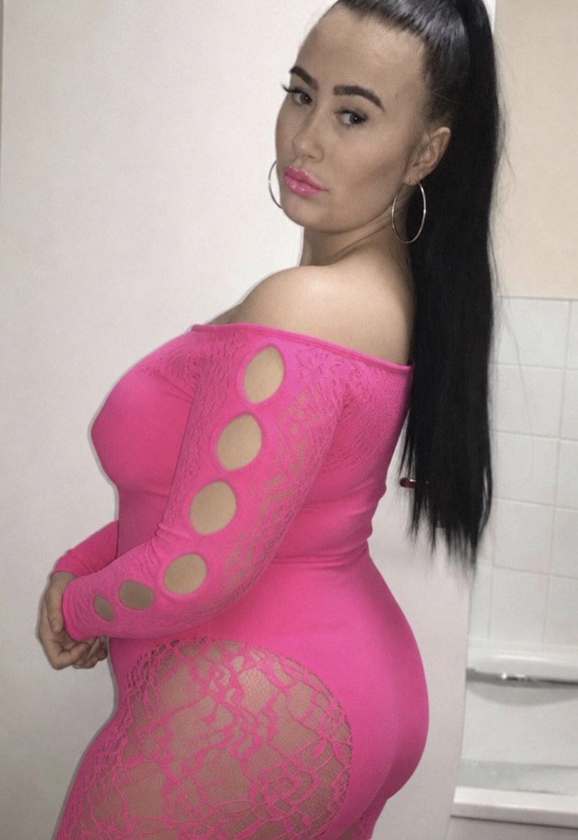 Mia 👄 tweet media