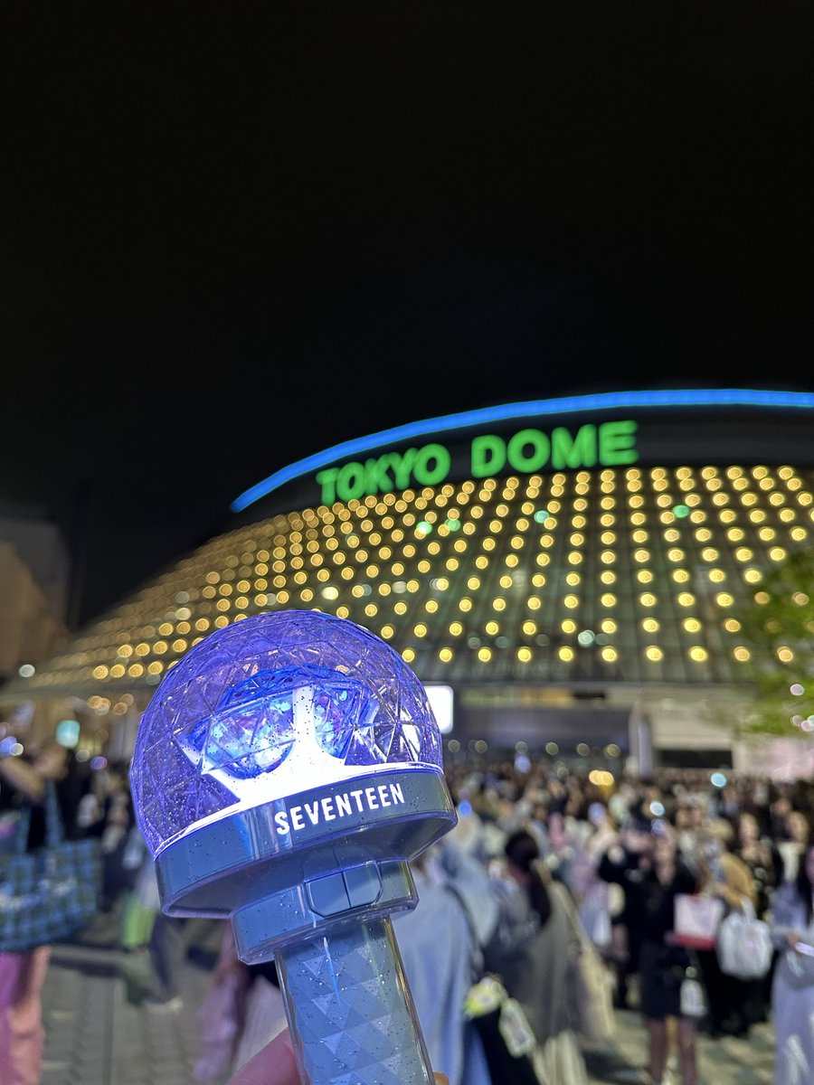 e230412's tweet photo. D×S の余韻がずっと残ってる中だったけど、ペンミ楽しかった！ステージは聴きたいなと思ってた曲ばっかりで嬉しかった〜。不在メンバーのパートを別のメンバーが歌うのもそれはそれで良かった☺️来週また会える予定だけど、最後の去り際、いつも以上に寂しくて泣きそうだった🥲 https://t.co/MjUF6Pb4HJ