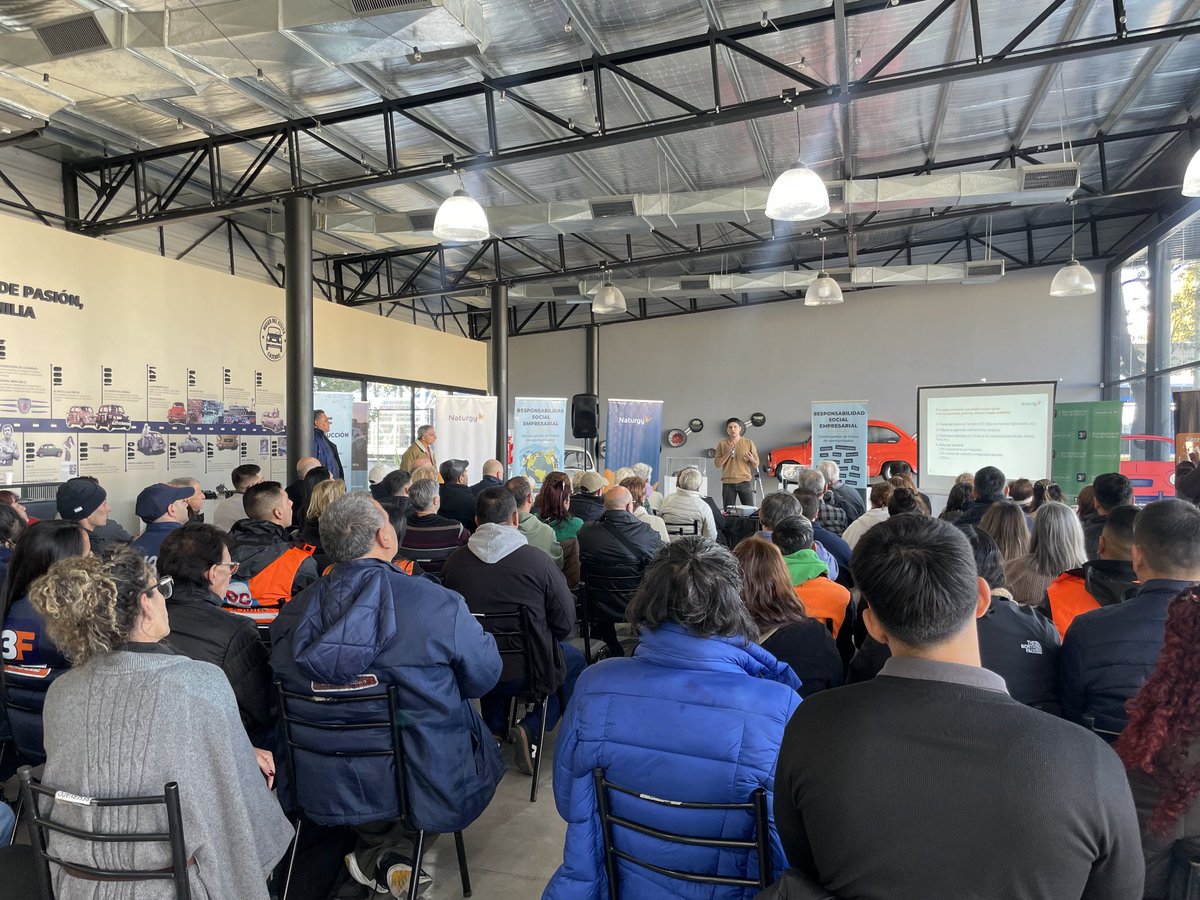 produccion3f's tweet photo. El área de Responsabilidad Social Empresarial realizó una capacitación sobre Escape de gas, a cargo de @NaturgyBAN, en el Museo del Fitito.

Se aprendió sobre protocolos, emergencias, contactos y prevención de daños.

¡Gracias a los expositores y a los vecinos que se acercaron! https://t.co/ovEnjxvY24