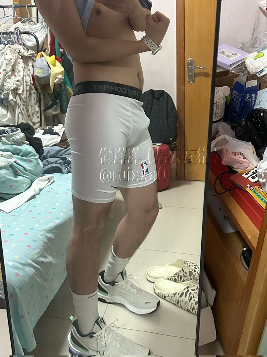 懒洋洋（男大互推） tweet media