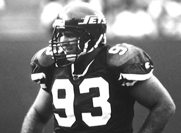 JimGehman's tweet photo. Marc Spindler, who now owns 100s of Miracle Ear franchises, appreciated @nyjets fans as a player. 

“When you show up for a team that is 3-13 followed by a team that's 1-15, it just tells you how passionate these people are for winners.”

https://t.co/RQxnahUcX8 @nyjetshistory https://t.co/3plL6VcobF