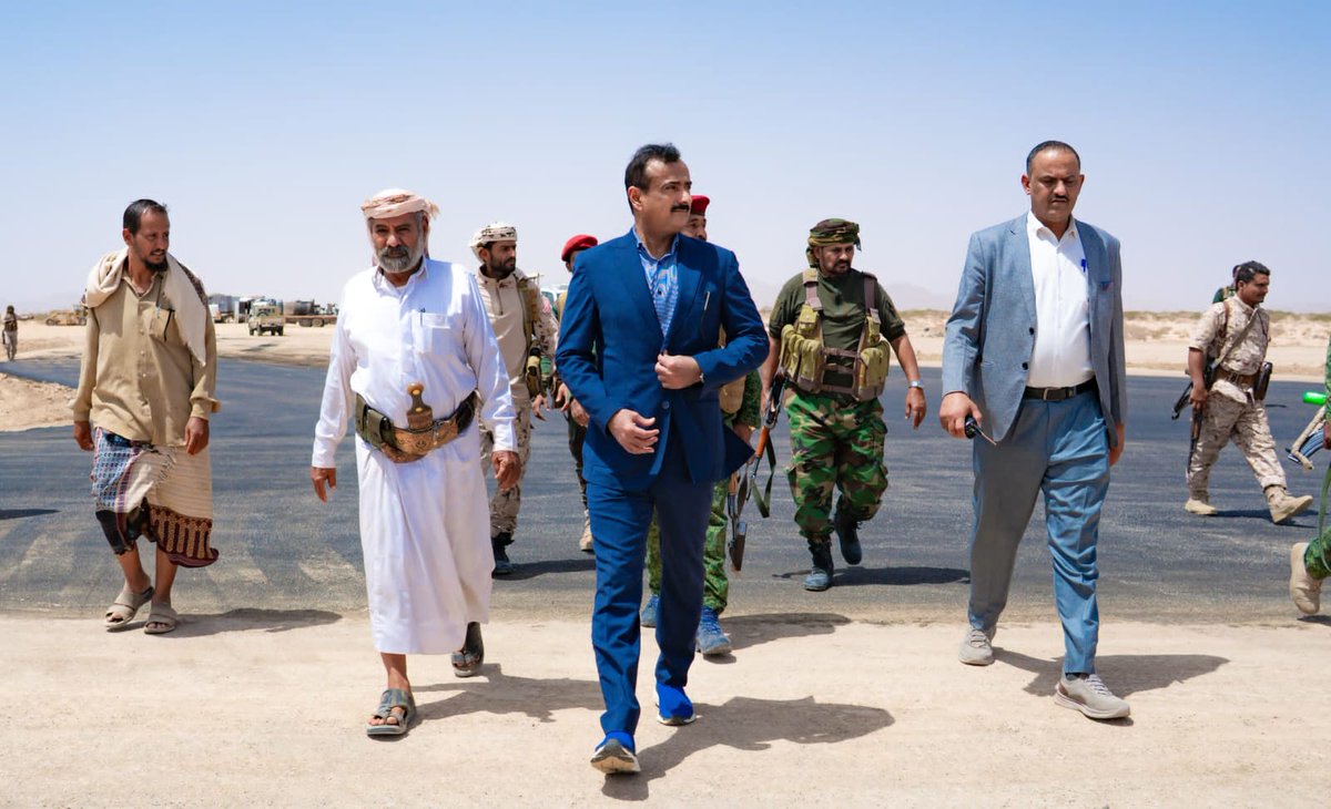 shabwagio's tweet photo. المحافظ بن الوزير يتفقد مستوى الإنجاز في أعمال المرحلة الثالثة لتأهيل المدخل الغربي لمدينة عتق

مكتب الإعلام – محافظة شبوة
الخميس 14 مايو 2026م

https://t.co/naeh953lCm https://t.co/3eh1GVtMVv