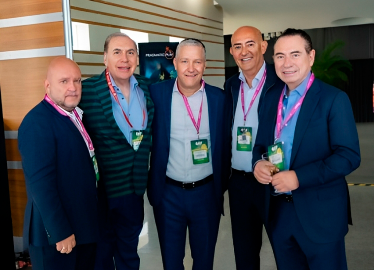 soloazarok's tweet photo. GAT EXPO CDMX 2026: A feira que redefine o mercado de jogos
https://t.co/jvyiceFkOt
#ExpoGaming #CDMX
#GATExpo #BusinessEvent
#SoloAzar #News https://t.co/6QZTZieLZm