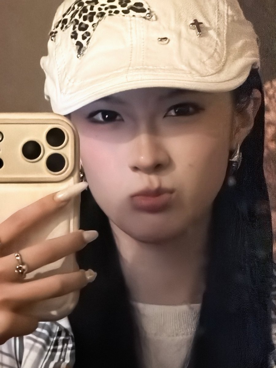 cccssss tweet media