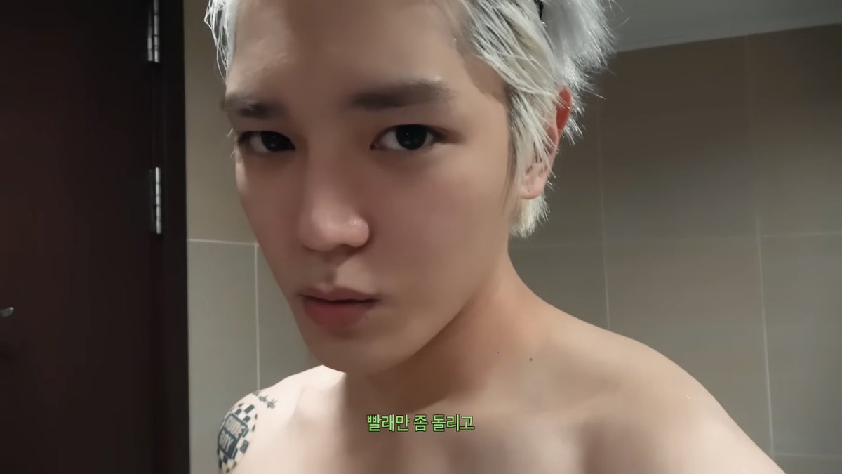 태용 tweet media