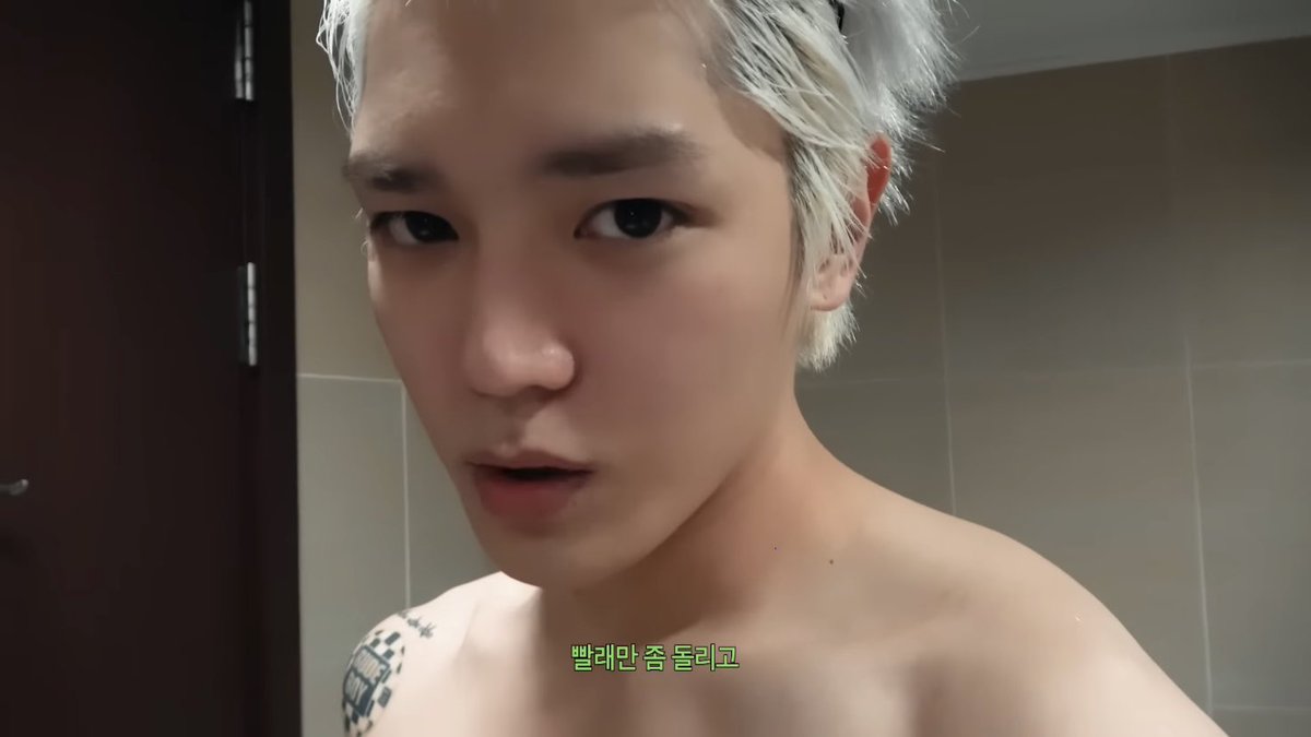 태용 tweet media