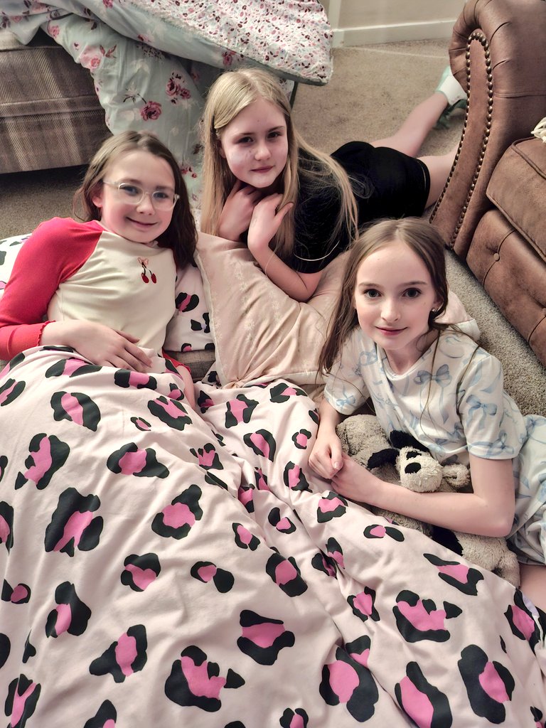 Emmalomas86's tweet photo. Fun filled weekend for the Birthday girl https://t.co/ExLCjZLXaH