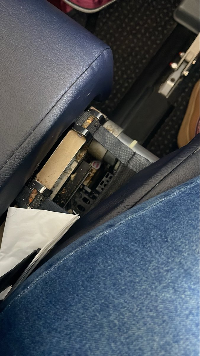 askjenny's tweet photo. This is insane! Airfare keeps going up while the experience somehow keeps getting worse. @AmericanAir https://t.co/TRYwVLWCvx