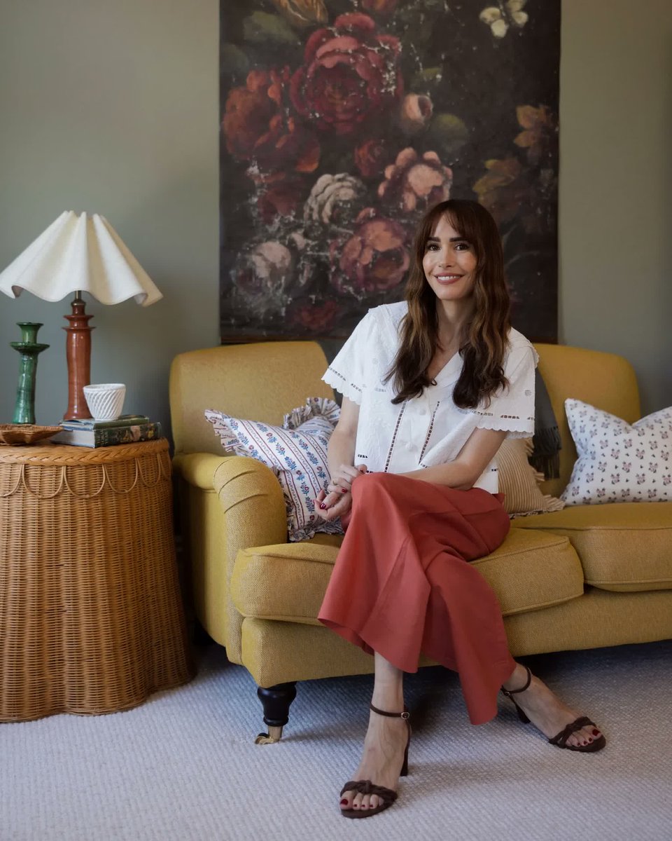 louiseroe's tweet photo. Here are 7 tips for shopping at auctions, perfect for decorating your home. Read on below 👇🏼
https://t.co/8HsG3OMvul
#auctiontips #antiqueshunting #homedecor https://t.co/M5EAkciLWl