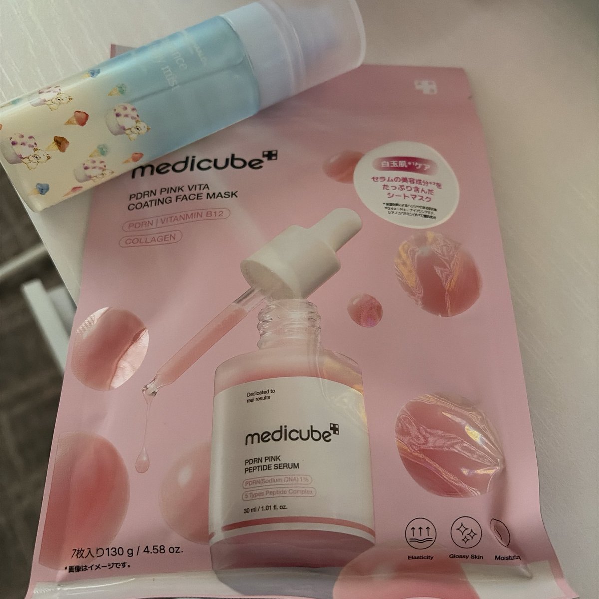 0325peko's tweet photo. めめのメディキューブと、サムギョプサルの写真でも眺めて気を紛らしている。
妹よ、ありがとう🙏

ひーん😢予想以上に帯状疱疹の痛みがあああああ。傷はすごく良くなったのに、神経痛で気力が持っていかれそう...。

服脱ぐだけで雄叫びあげてるから、近所の人ごめんなさいだ。笑 https://t.co/0QpKPU1kw5