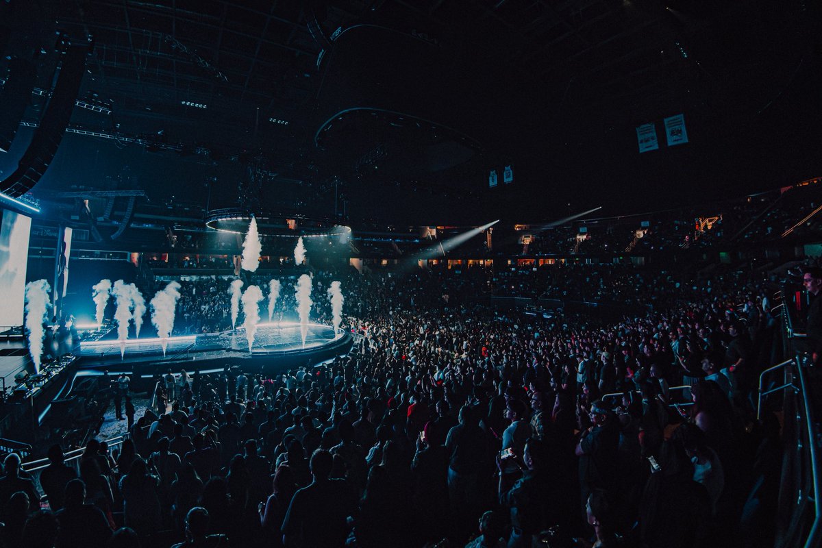 TheKiaCenter's tweet photo. Orlando's aura >>>

📸 : @diljitdosanjh https://t.co/CLXF3lrkIN