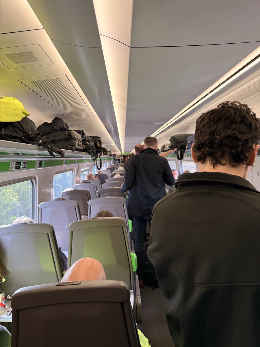 VickyLorych's tweet photo. @GWRHelp not acceptable 😡 https://t.co/1Z55XVvMT2