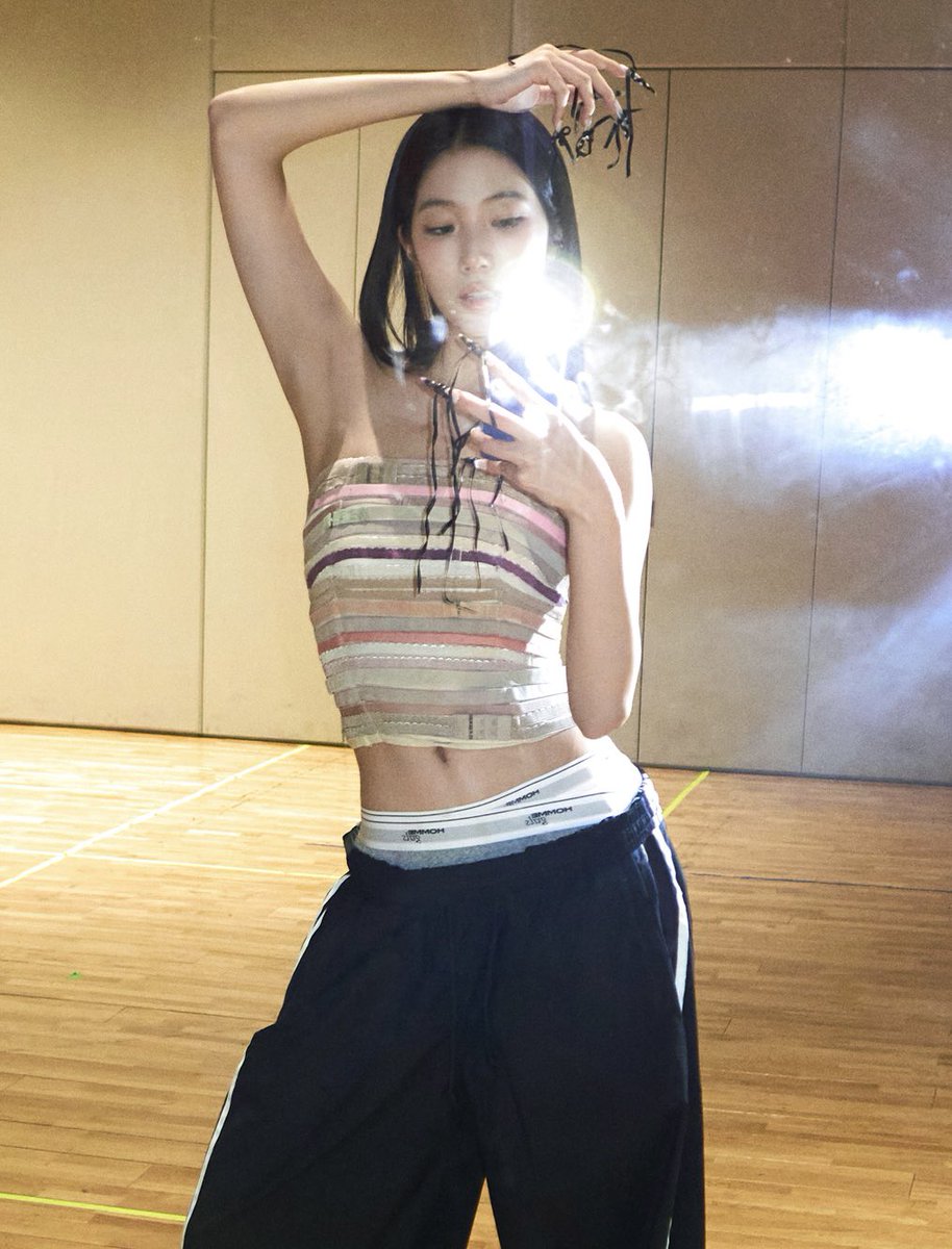 Daily_Zuha's tweet photo. #KAZUHA #LE_SSERAFIM #카즈하 #르세라핌 https://t.co/5H9kOFfhPm