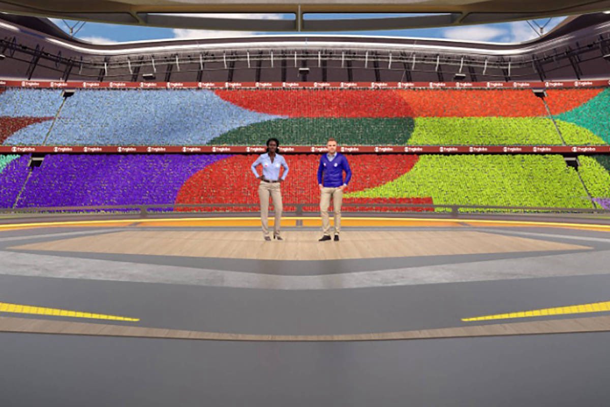 futebol_info's tweet photo. Globo recria estádio de futebol em estúdio para a Copa do Mundo.

Chamado de "Estádio Virtual", o estúdio de alta tecnologia tem um painel de aproximadamente 200 metros quadrados de Crystal LED, algo único na América Latina.

O painel ganha vida como uma grande arquibancada digital, com elementos que ajudam a contar as histórias da Copa e a organizar as informações dos jogos.

O cenário terá realidade aumentada, gráficos interativos e altíssima qualidade de imagem. Há ainda uma mesa tática.

É desse estúdio que serão ancorados as transmissões da TV aberta e os programas "Central da Copa", da Globo, e "Partiu Copa", do Sportv, além dos Cavalinhos do Fantástico.

🗞️ @folha | @sitef5 | @bielvaquer 
📸 Reprodução/Globo