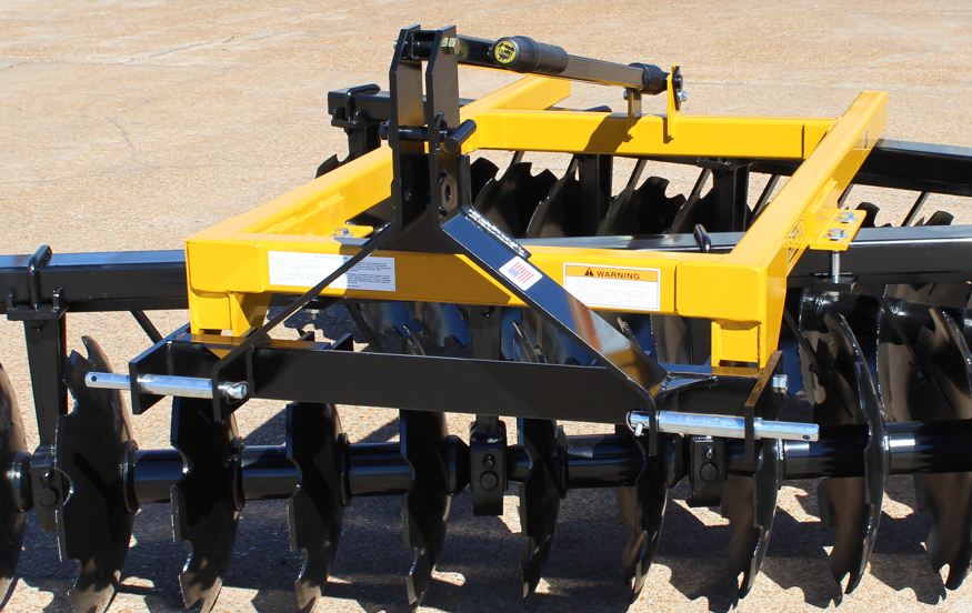 amco_mfg's tweet photo. Our LOF Lift Offset Harrows are great for prepping seedbeds and managing pivot turns. They’re available in three cutting widths: 7'6", 8'3", and 9'0". For all the specs, visit: https://t.co/Iv7UlZ140w #amcomfg #toughtillagetools #plant26 https://t.co/h2uXoV2330