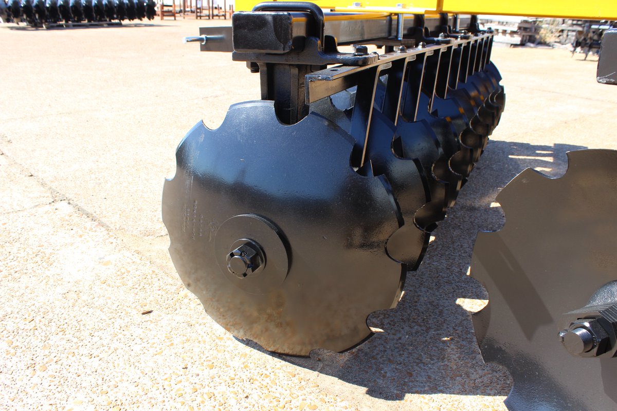 amco_mfg's tweet photo. Our LOF Lift Offset Harrows are great for prepping seedbeds and managing pivot turns. They’re available in three cutting widths: 7'6", 8'3", and 9'0". For all the specs, visit: https://t.co/Iv7UlZ140w #amcomfg #toughtillagetools #plant26 https://t.co/h2uXoV2330