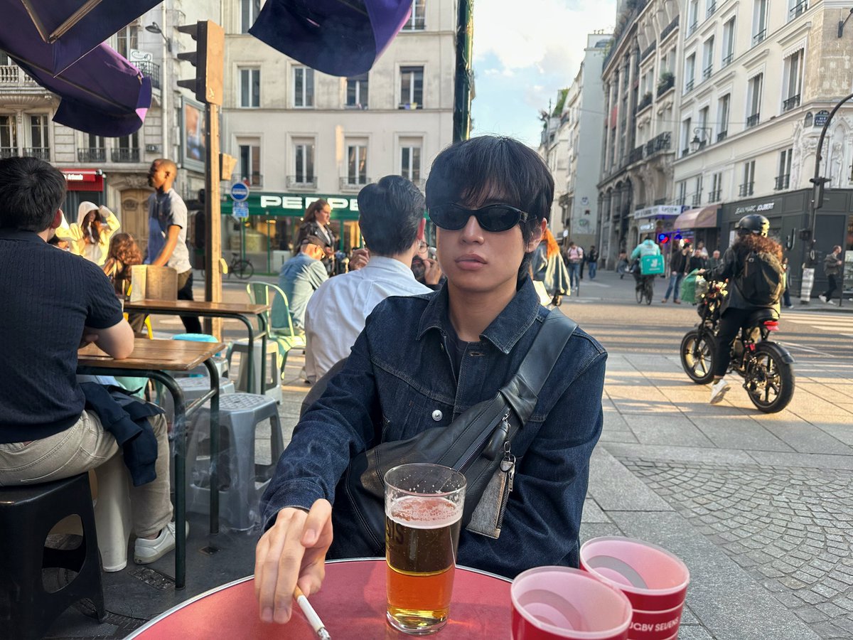 otupbin's tweet photo. 4 days in paris in chronological order https://t.co/Fhg4yl7vOe