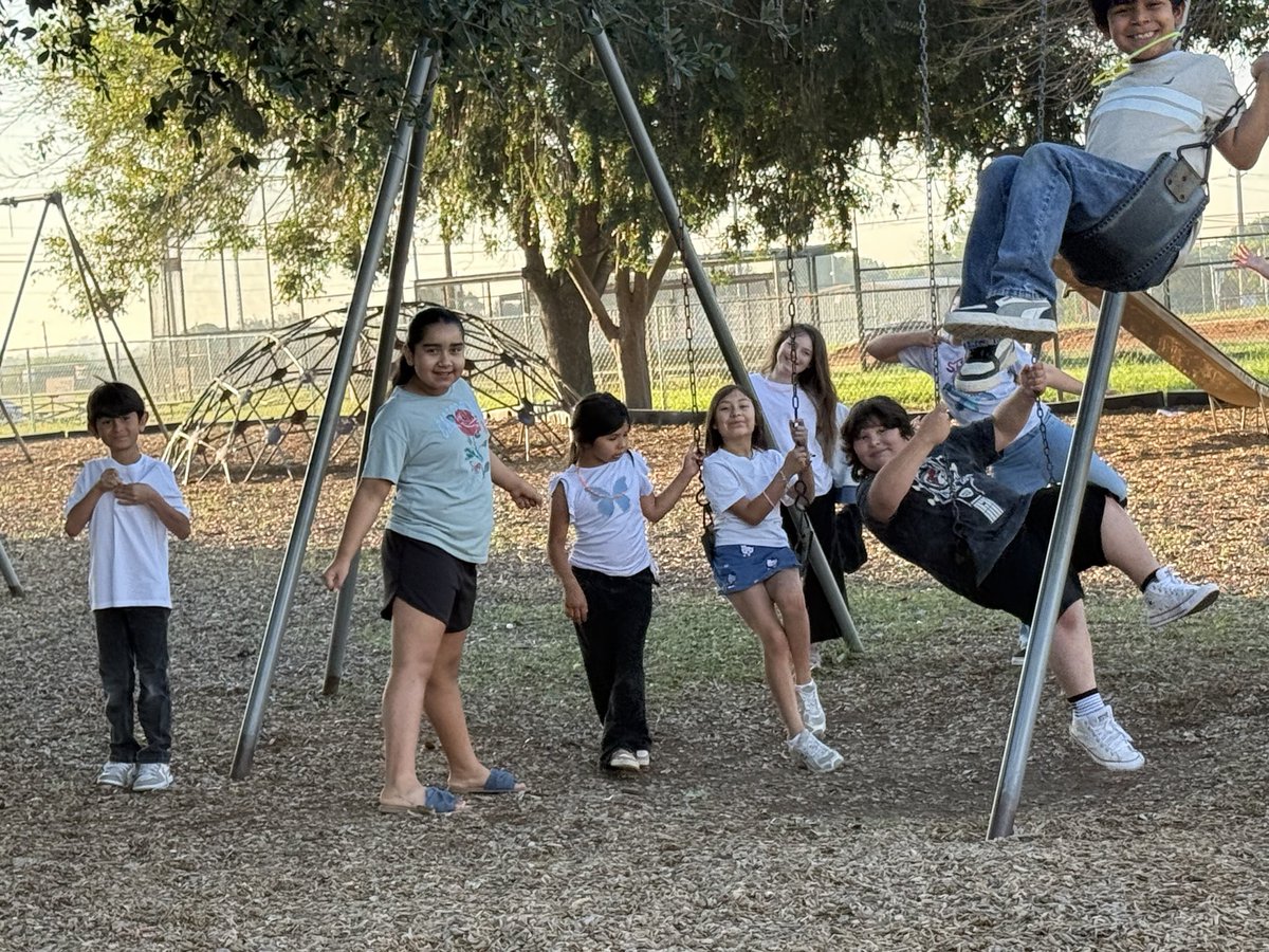 plumcreekelem's tweet photo. Happening now! 🌟 1.5 extra recess with bouncy houses, popsicles, and bubbles! So proud of our leaders for working hard and making their 1.5 goal for the year 💪 #NoPlaceLikePCE https://t.co/SIcPiLKJNa