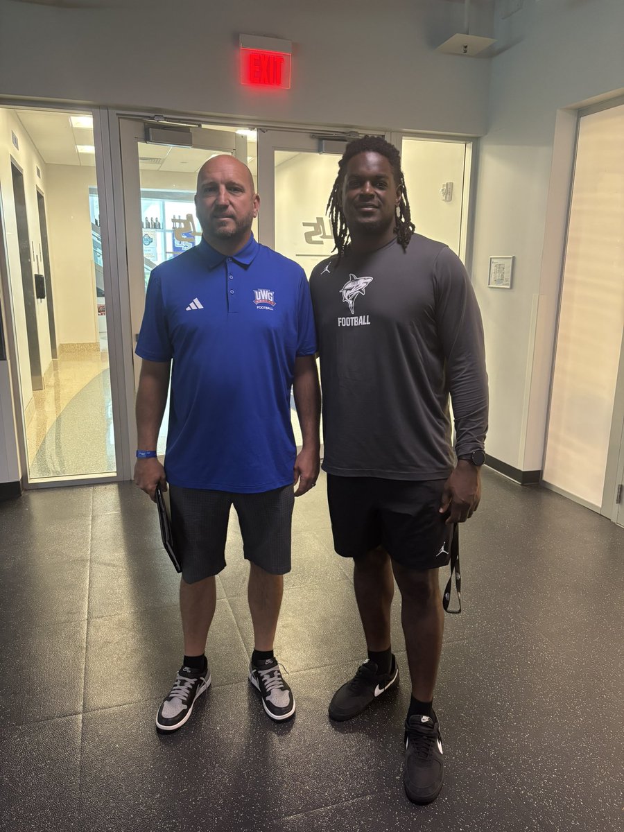 University School Sharks Football tweet media