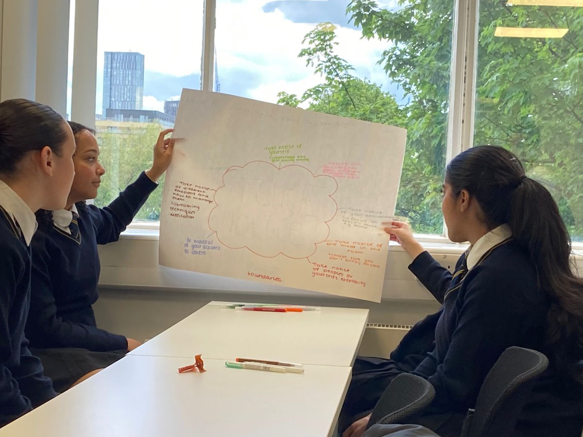 AllHallowsRC's tweet photo. Y10 visited @SalfordUni today as part of the @GM_Higher programme’s ‘Ways to Wellbeing’ event. Pupils learned about the support available to students at university and attended a session on managing stress with @ManchesterMind #believebelongachieve https://t.co/GyYNSI5R5r