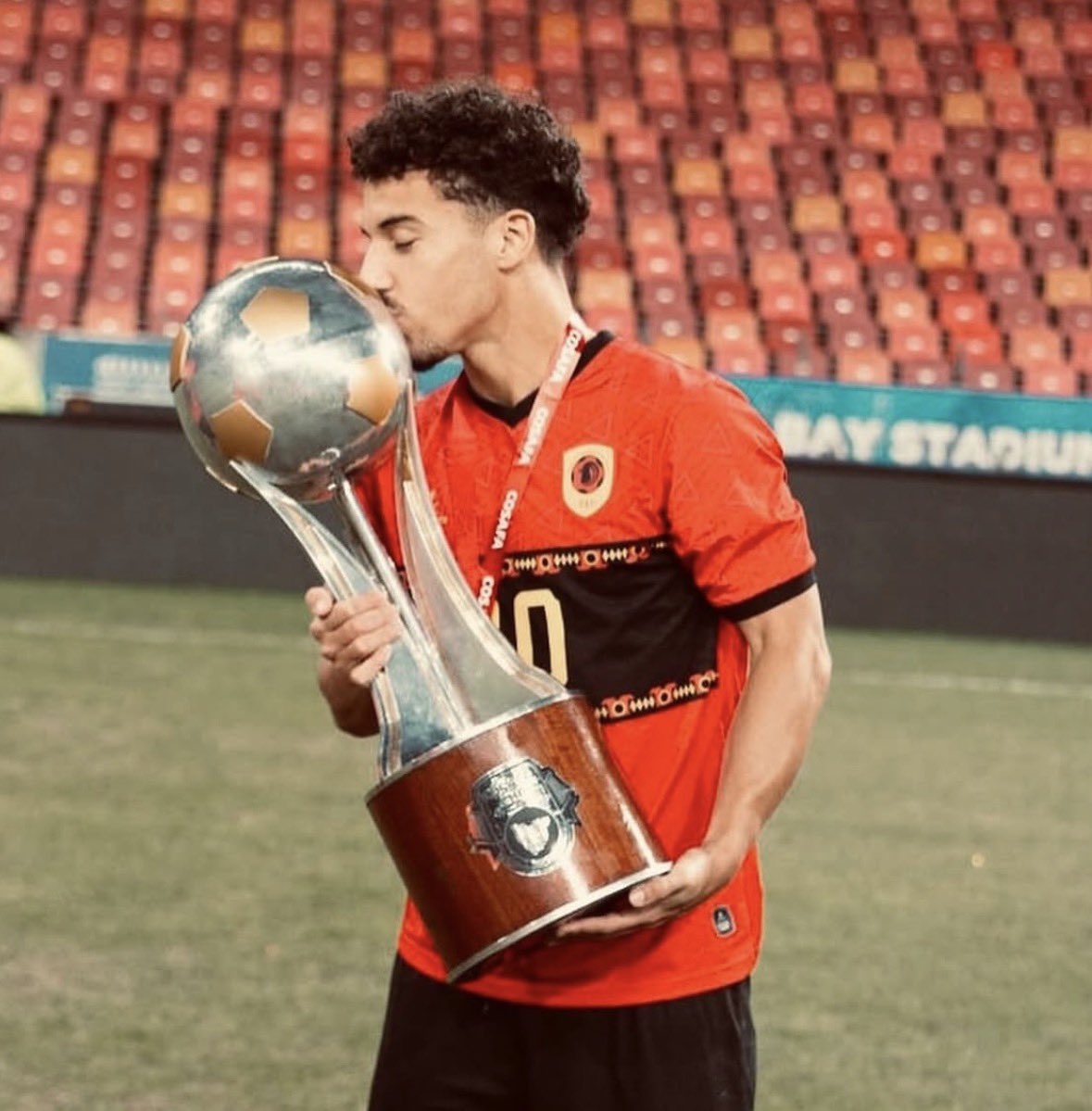 sebsousapinto's tweet photo. 🚨🟡🔵 Excl: Berna no Petro Luanda… o relógio está a contar!

Médio deixa o Felgueiras como jogador livre e vai assinar contrato por 3 temporadas. https://t.co/XAxVK7aQVC