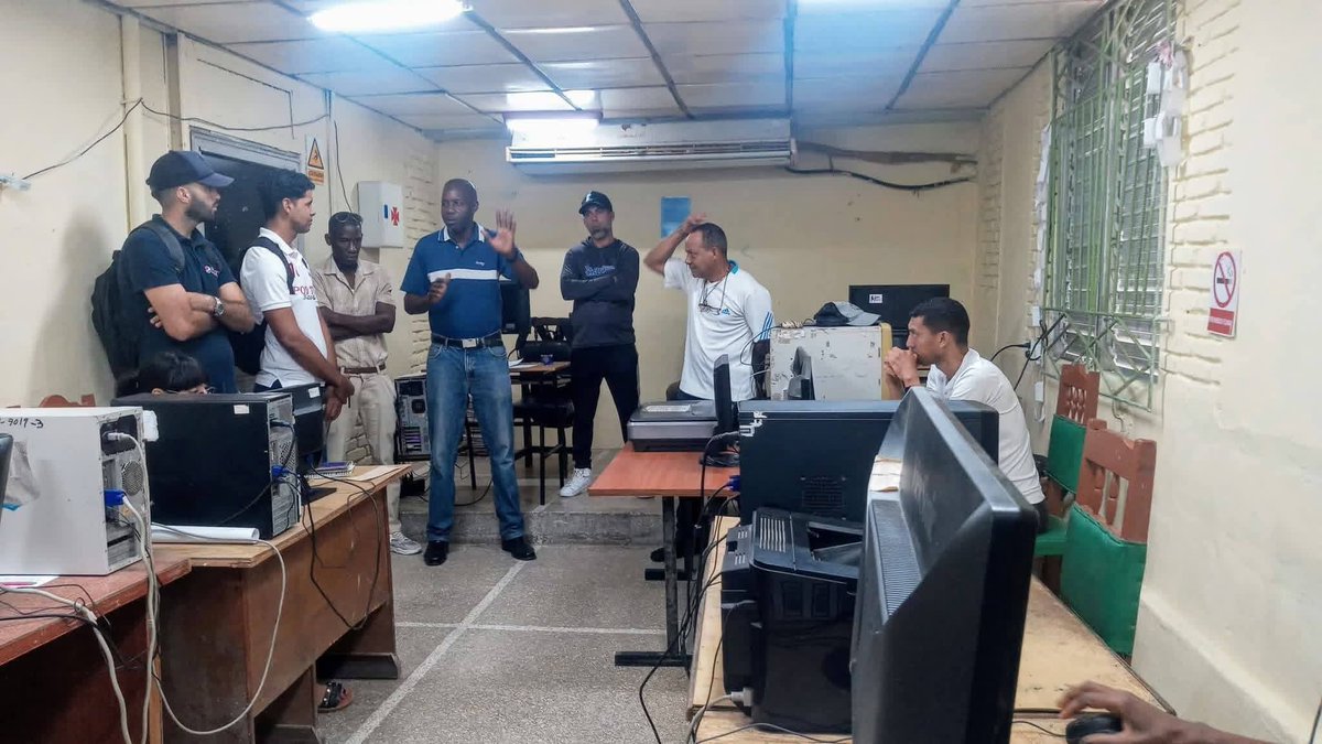 CubaMES's tweet photo. ✍️Como parte del cumplimiento de los objetivos estratégicos de la Red de Jóvenes Investigadores "José Luis García Cuevas" del #MES en la @UG_Cuba, se desarrolló un intercambio académico e institucional en la Agencia #GEOCUBA #Guantánamo.
📸ℹ️ #ComunidadUG
#UniversidadCubana https://t.co/Uj6vHK6EGw