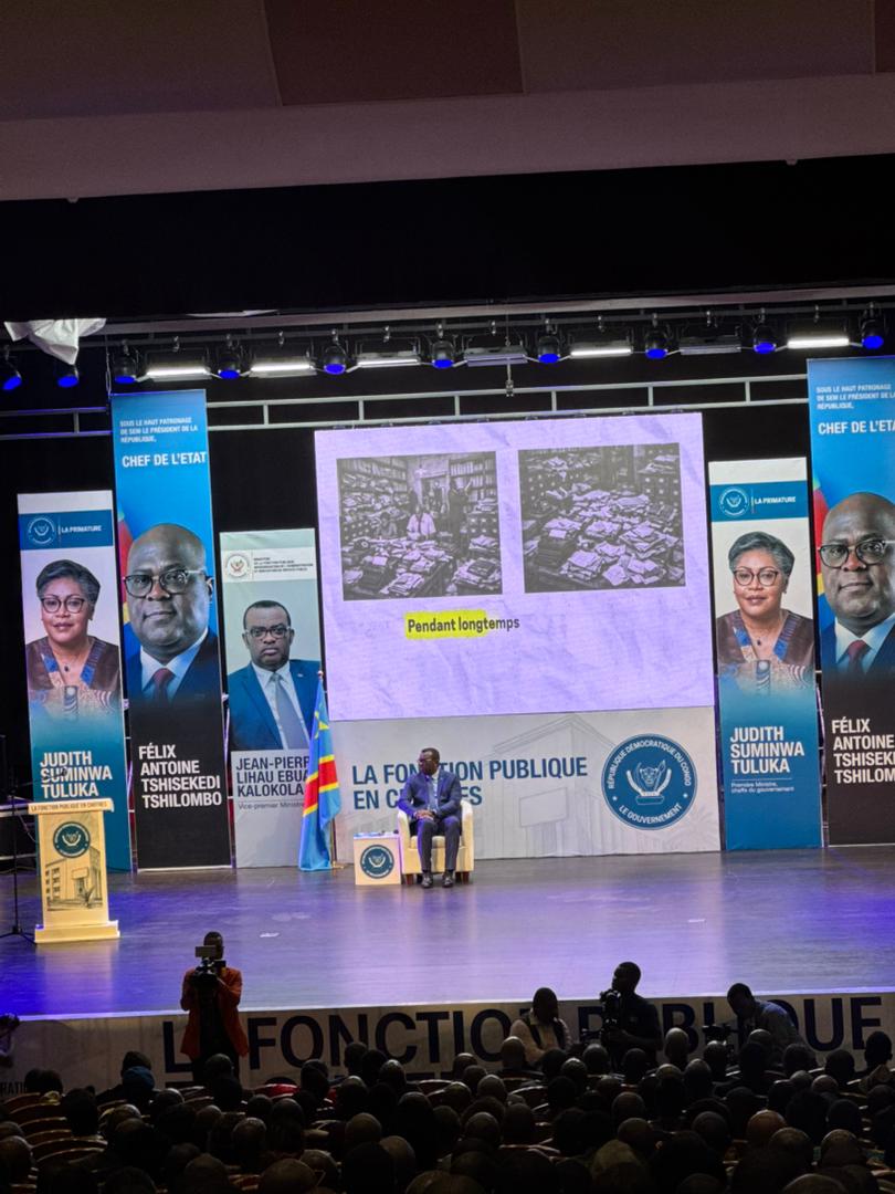 Newscd15's tweet photo. #RDC : Sous le haut patronage de Son Excellence Monsieur le Président de la République, Chef de l’État, Félix Antoine Tshisekedi Tshilombo,

Le Vice-Premier Ministre en charge de la Fonction publique, Jean-Pierre @LihauEbua , procède au lancement officiel du premier numéro statistique intitulé : « La Fonction publique en chiffres ».

Cette cérémonie, actuellement en cours, est accompagnée d’échanges autour des faits et chiffres marquants de l’administration publique.

La cérémonie se tient au Centre Culturel et Artistique pour les Pays d’Afrique Centrale, en présence de nombreuses personnalités et cadres de l’administration publique, notamment des professeurs d’université, le gouverneur de la ville, des députés nationaux, des ministres ainsi que plusieurs autres invités de marque.
