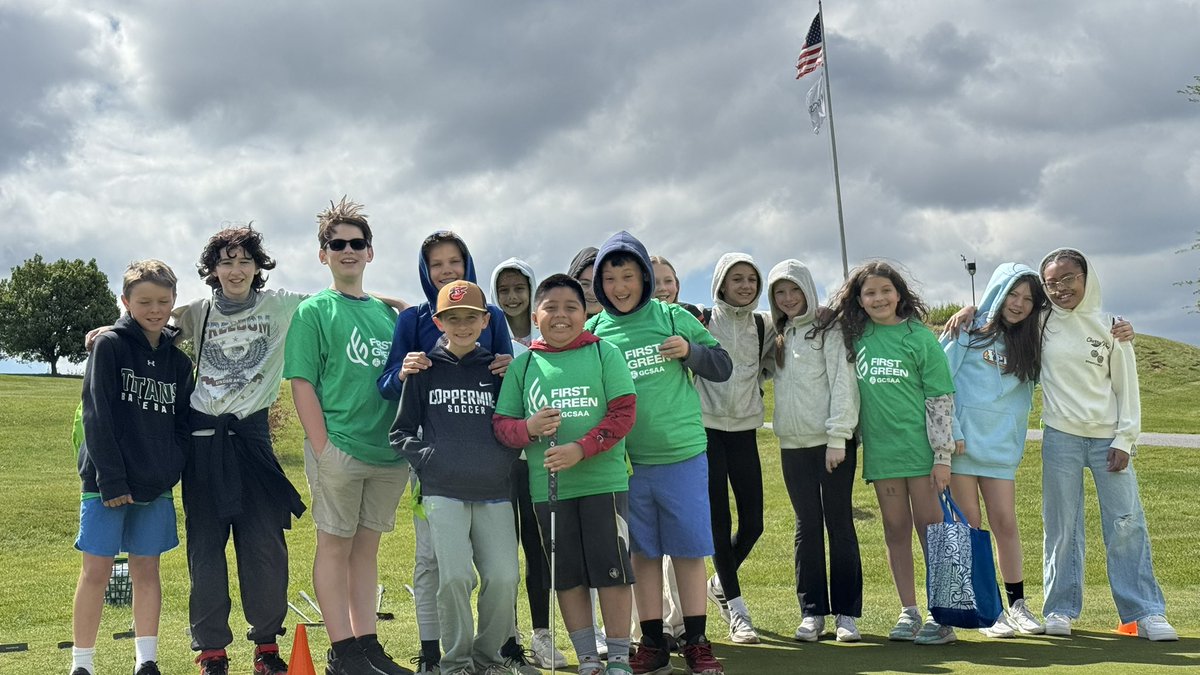GolfSuper2GM's tweet photo. It might be a little chilly but the students are having a great time and learning all about #STEAM! @TheFirstGreen @GCSAAFoundation @MidAtlGCSAA https://t.co/iZ9bgZ4ATN