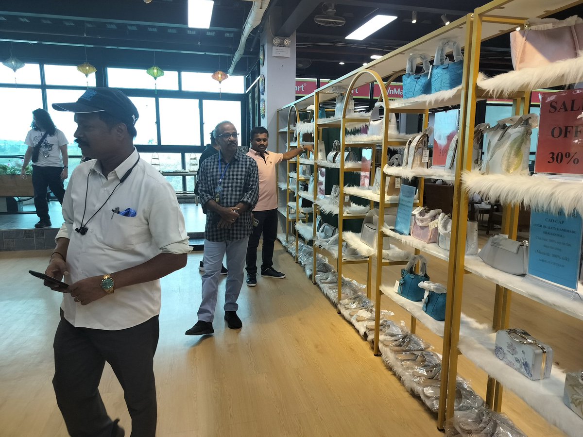 ISCBangalore's tweet photo. The ISC delegation explored the silk product types in the market, pricing of silk products, silk embroidery based wall hangings, etc in Vietnam, today on 14th May, 2026. https://t.co/Wpfi8iz27z