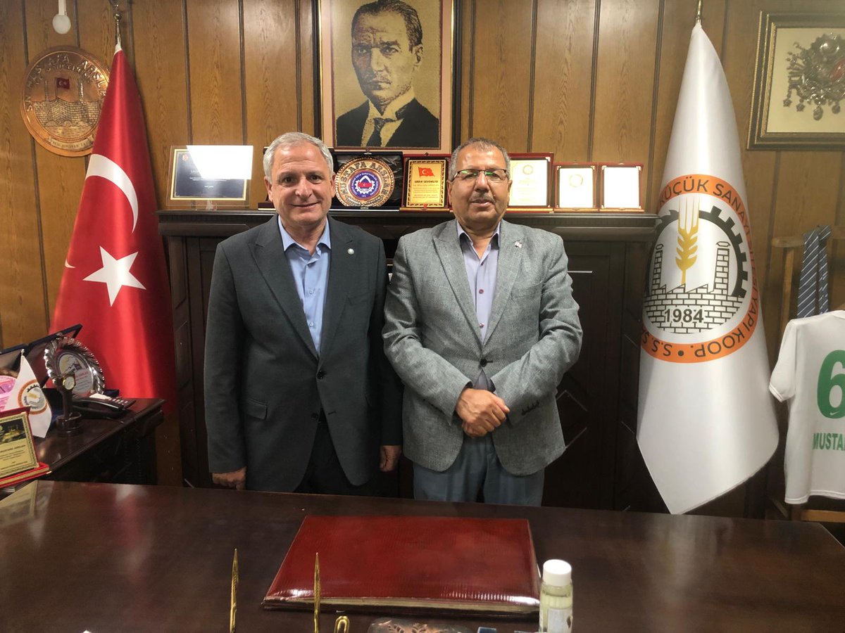 mstfa_arslan's tweet photo. Siverek Madeni Eşya Esnaf ve Sanatkarlar Odası Bşk. Sn.@hacinan2 ve beraberindeki Yönetim Kurulu Üyeleri bizleri @EvrenKoop Hizmet Binamızda ziyaret ettiler. Nazik ziyaretlerinden dolayı kendilerine teşekkür ederim. https://t.co/vEuO80b6lA