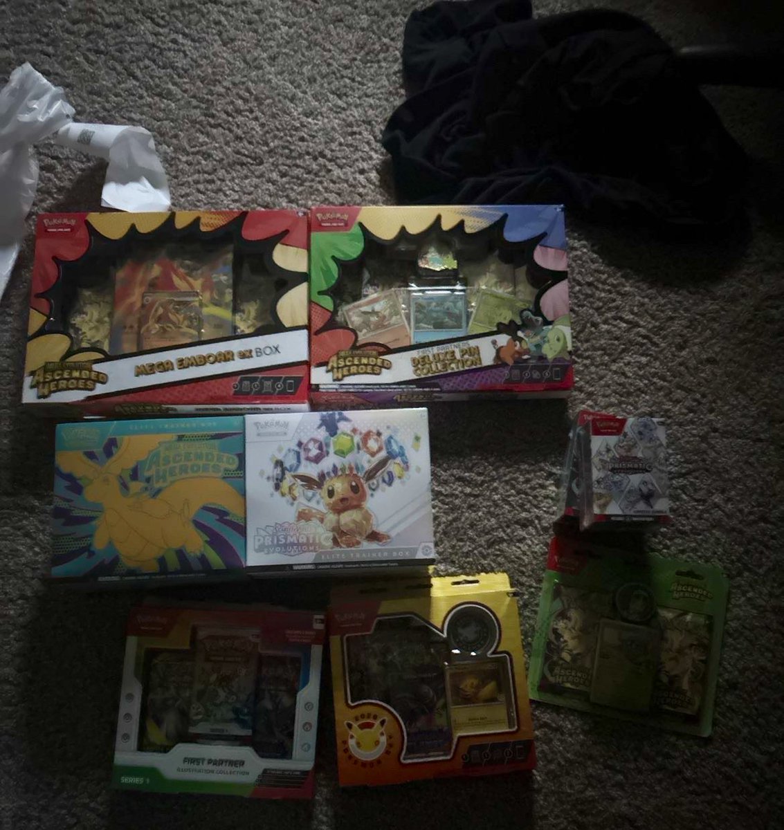 Duber8018's tweet photo. Stopped at Meijer today and caught a Pokémon restock for the first time ever!
@CardPurchaser https://t.co/RvPxY51Z4f