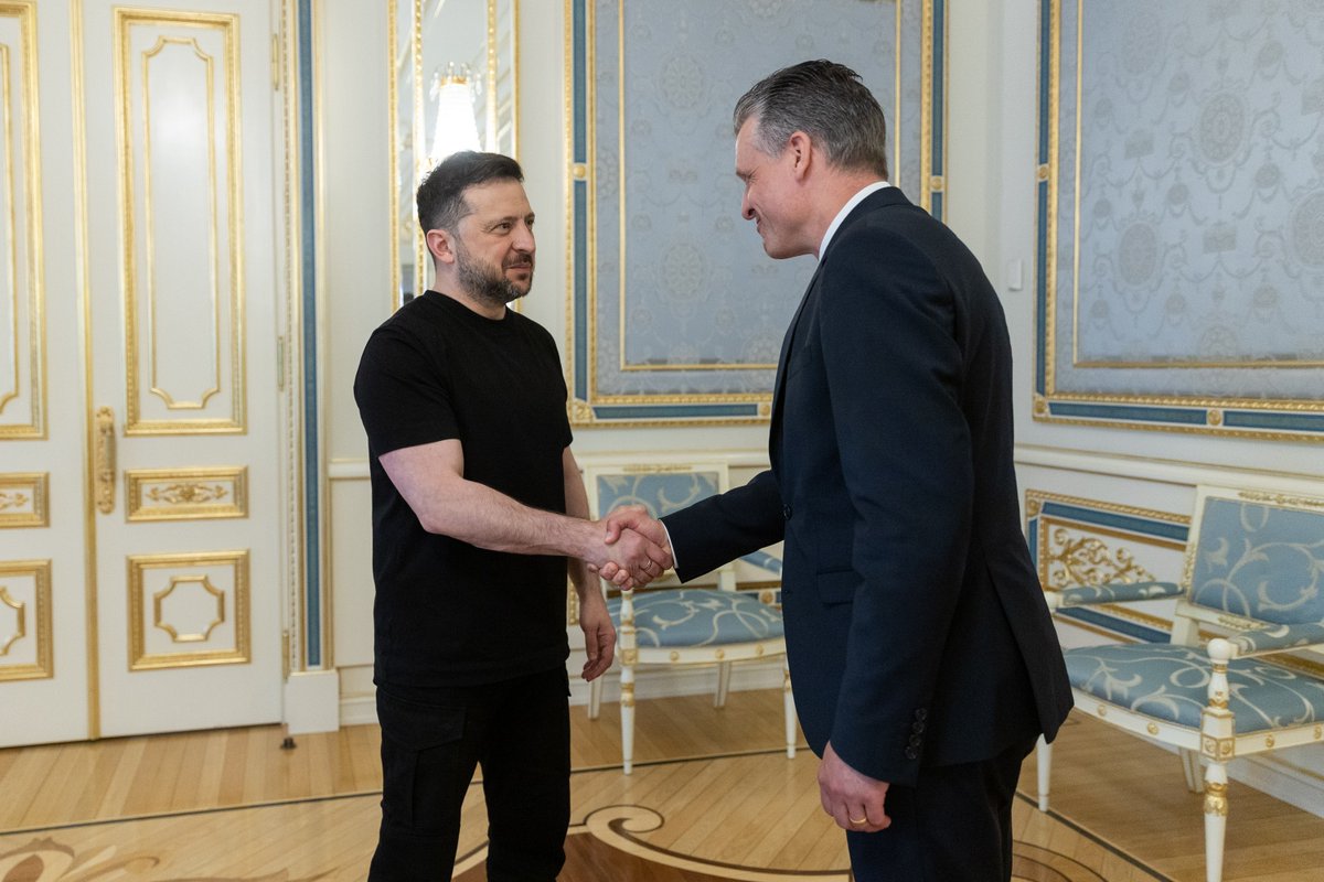 Volodymyr Zelenskyy / Володимир Зеленський tweet media