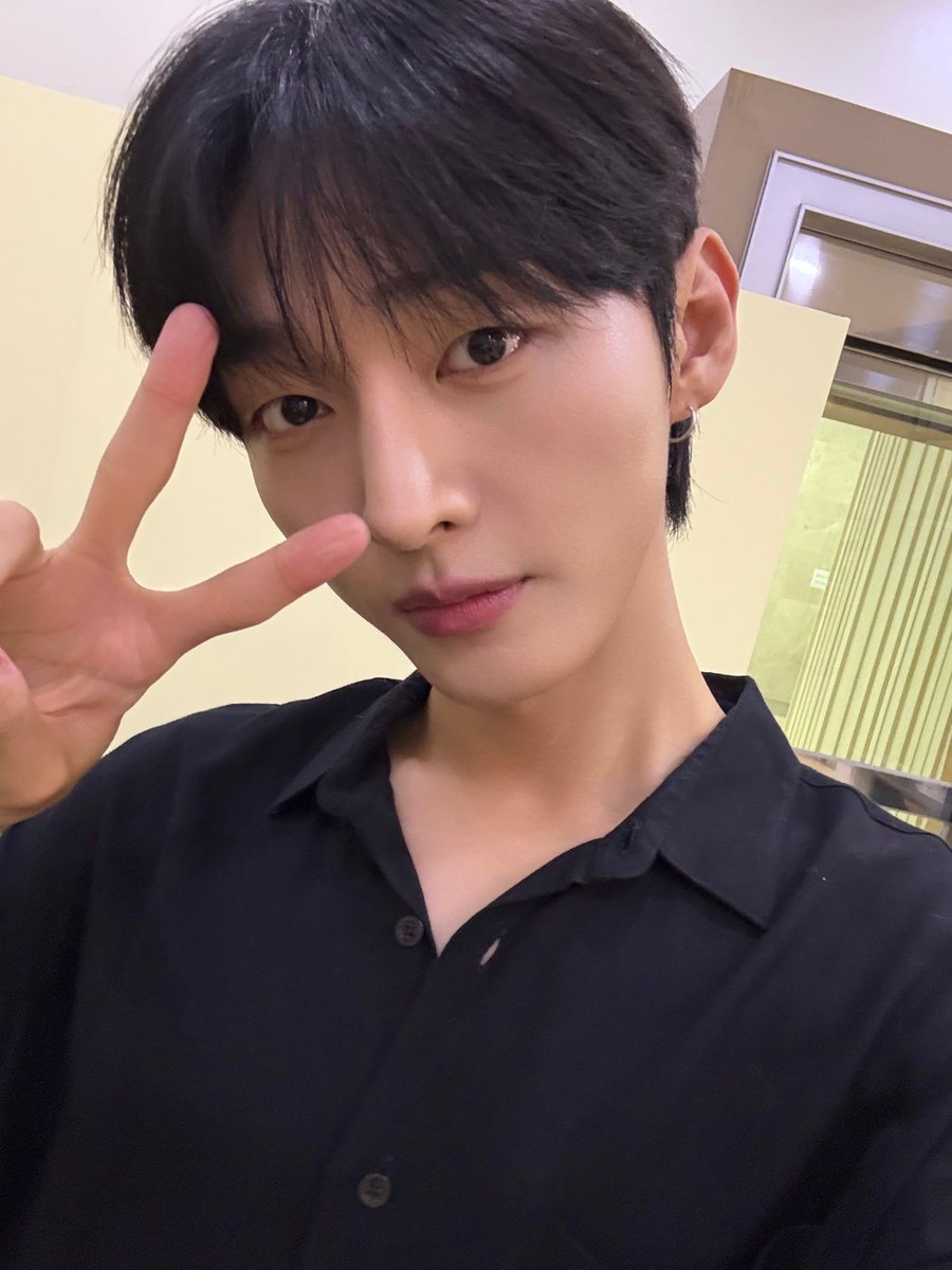 윤지성 (Yoon Jisung) Official tweet media