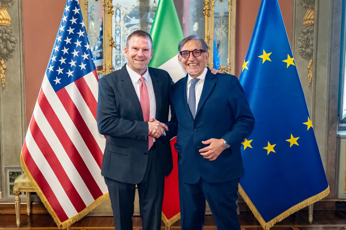 Italy in US tweet media