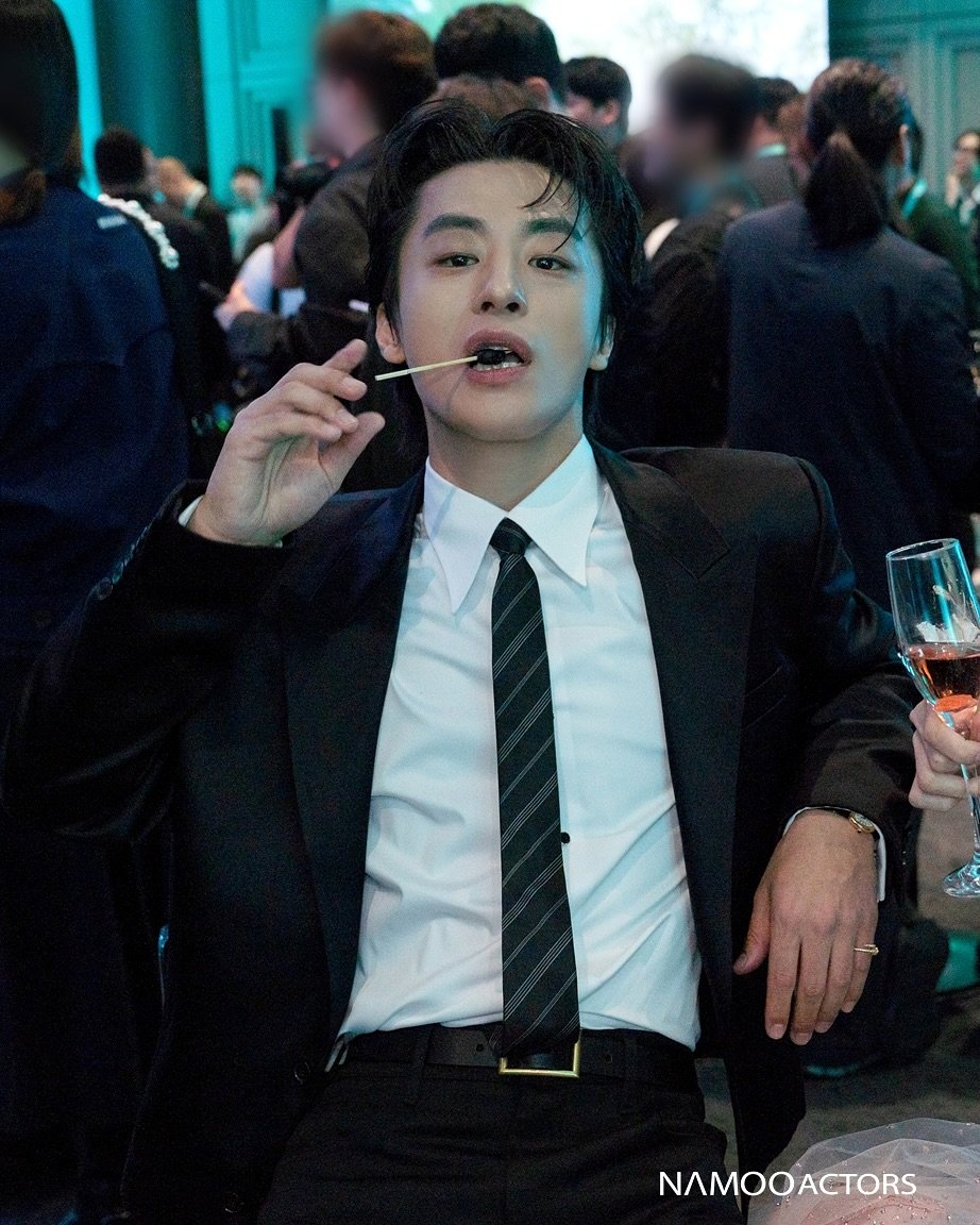 이인 tweet media