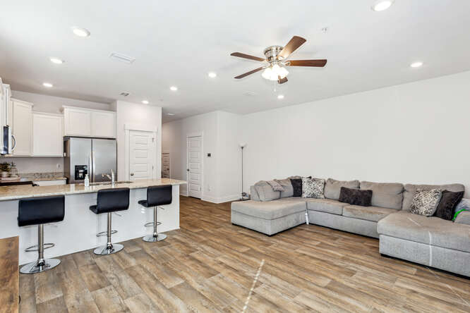 PepperWRealtor's tweet photo. Just Reduced: 3 BD end-unit townhome in Pensacola's Admiral's Quarter. Now $239,900 (↓$10K). More windows + green space than interior units. Wooded backyard. Garage. Smart home. Move-in ready. Near NAS, NFCU &amp; UWF. Details: https://t.co/7Nbu2Nqp0V 

#PensacolaRealEstate https://t.co/KSo3TXhEGU