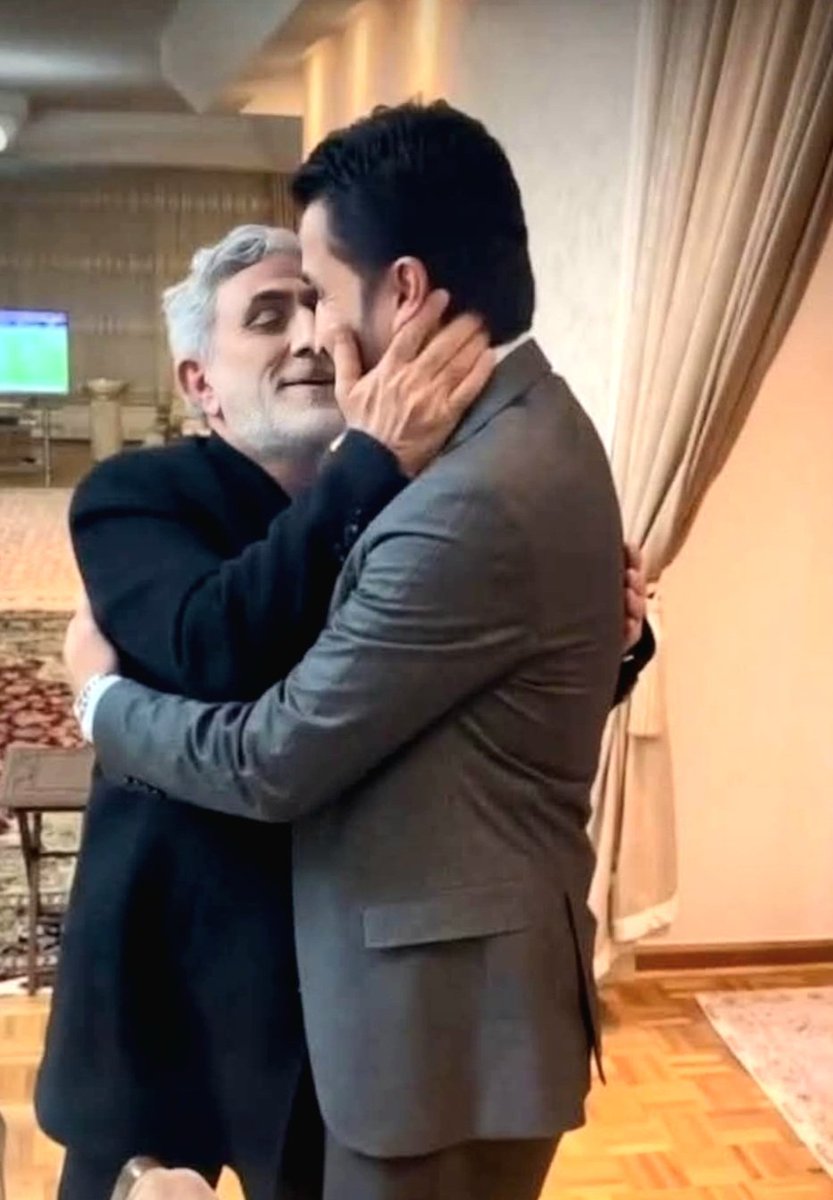 sadiq_basrawy's tweet photo. بعد متگدرون تنشرون بكيفكم! 
اي منشور ما يعجب مصطفى سمند يحظركم ويحذف حسابكم 
لأن صار وزير الاتصالات !!!
من قلة الخيل https://t.co/BvjRoAieWW