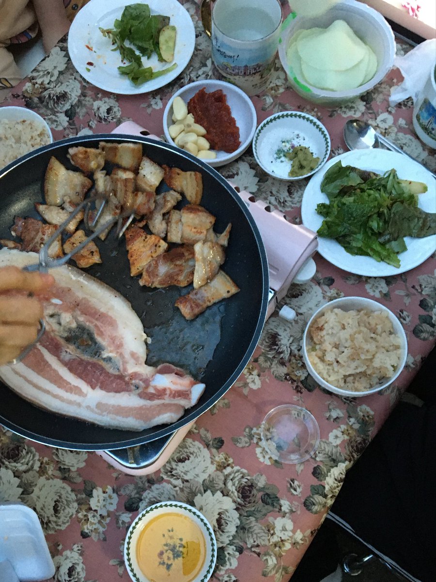 ukeeio's tweet photo. 주택살면조은점: 마당에서고기꾸워먹을수이뜸 https://t.co/25DMytLFpT