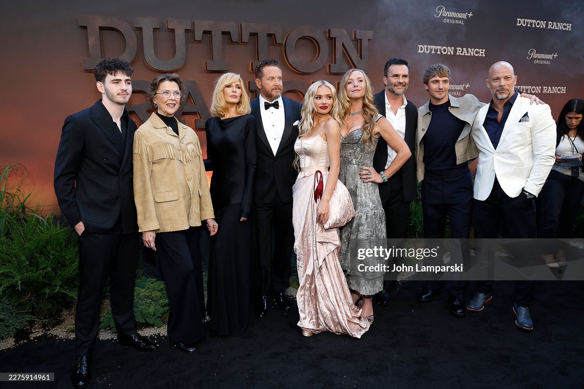 elBertoColon's tweet photo. @duttonranch premier in NYC. Absolutely thrilled to be part of this hardworking group of gifted artist and producers. Streaming May 15th on @paramountplus

#duttonranch 
@colehauser
#kellyreilly
#christinaalexandravoros
@GregYaitanes
@jtothelowrey 
#annettebenning
#EdHarris https://t.co/p8t8XxnsYo