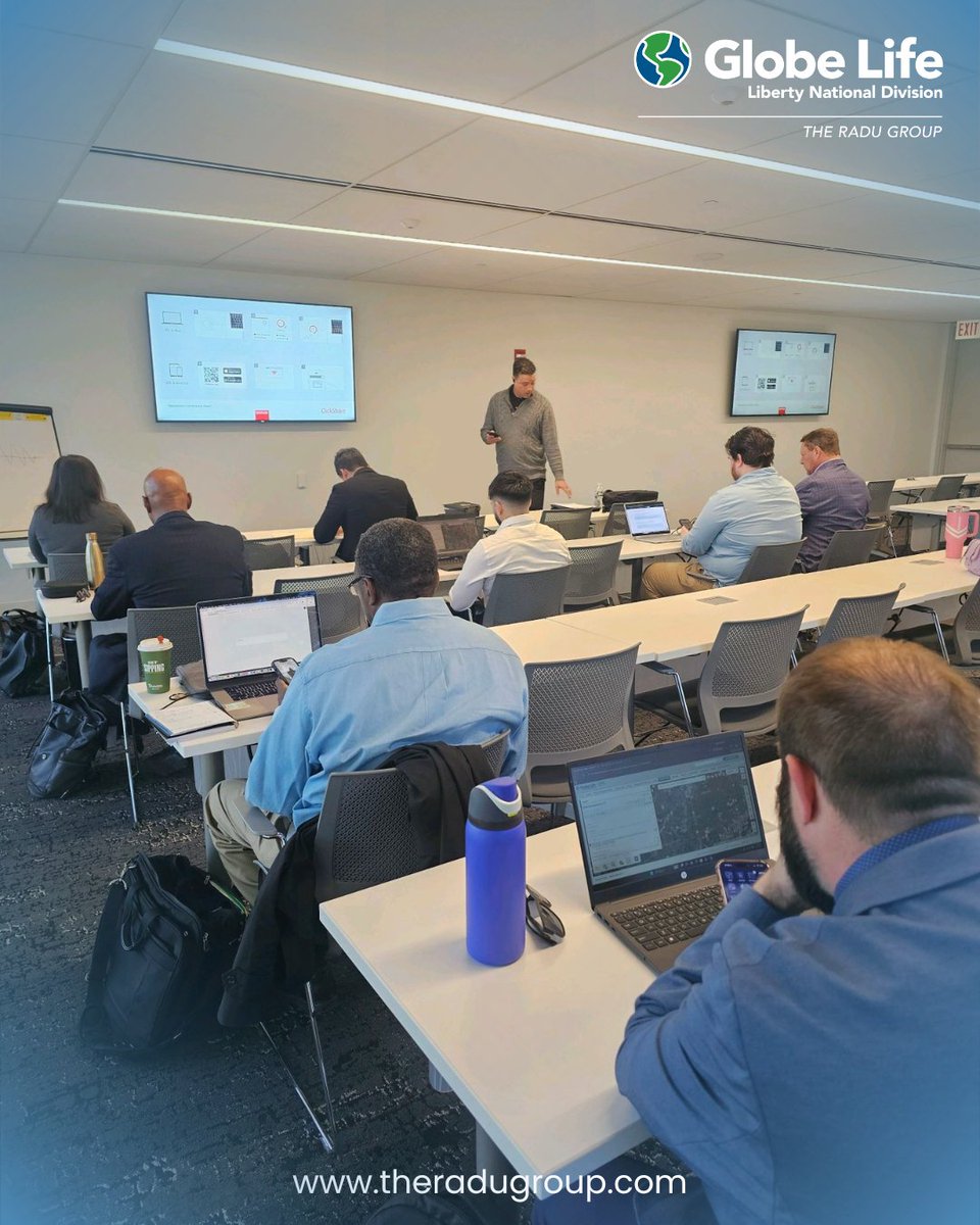 theradugroup's tweet photo. Advanced Training with SA Steven Wymore 💼 Always grateful for leaders who take the time to pour into our agents and help them grow. 📈🔥#GlobeLife #LibertyNationalDivision #TheRaduGroup #AgentDevelopment #Leadership #GrowthMindset https://t.co/8LgHsjFFme