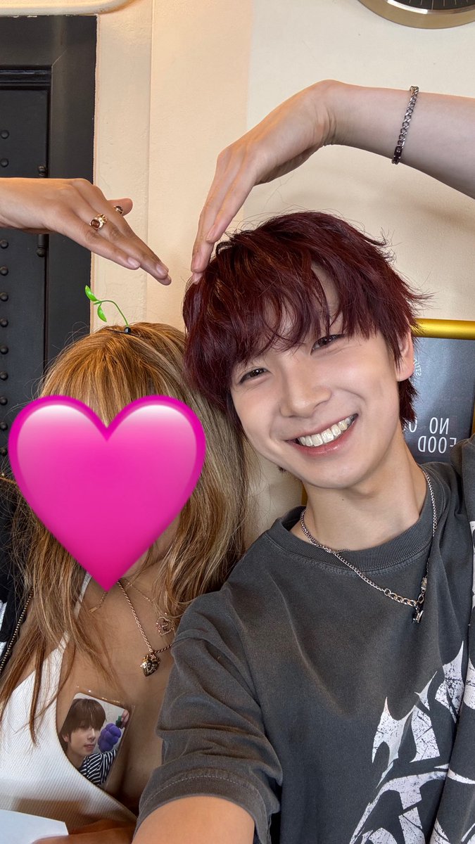 sylv 𝜗𝜚 tweet media